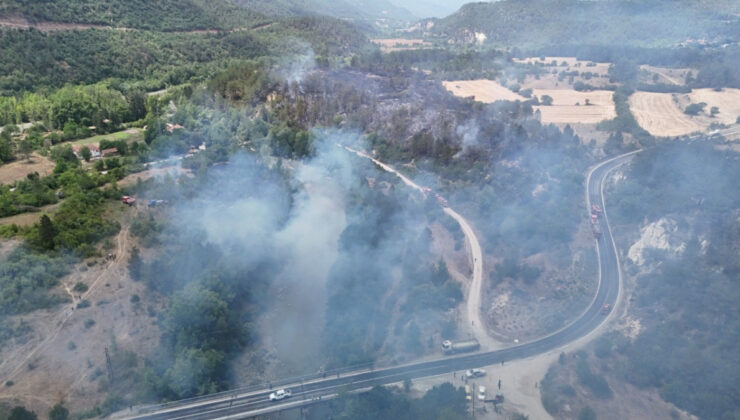 Karabük’te tarım toprağında çıkan yangın, ormanlık alana sıçradı