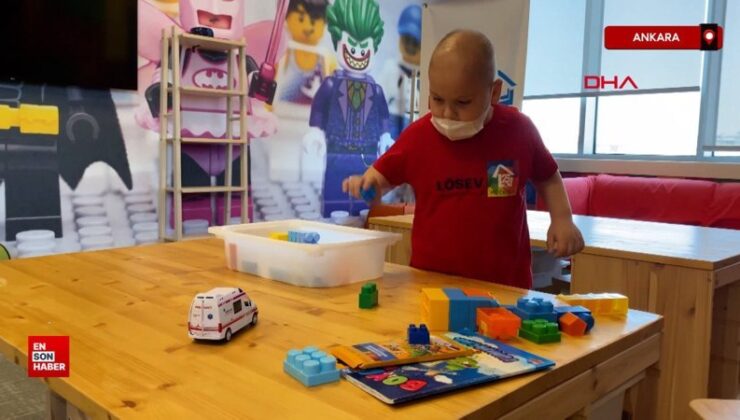 Kemik kanseri hastası oğlu için kendi tedavisini yarım bıraktı