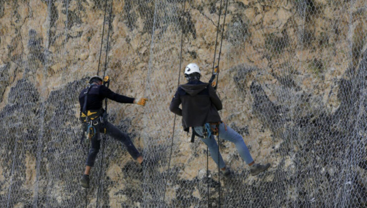 KGM, sarp yamaçlara 794 futbol alanı büyüklüğünde çelik ağ uyguladı