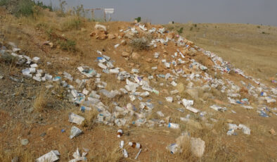 Konya’da yol kenarında çok sayıda kullanılmamış ilaç kutusu bulundu