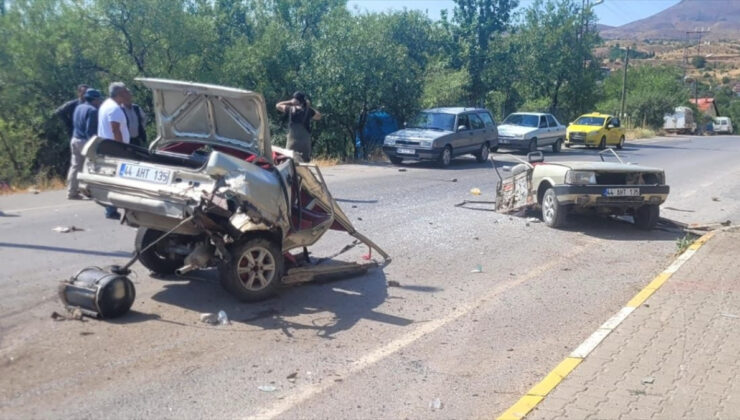 Malatya’da elektrik direğine çarpan araba ikiye ayrıldı: Şoför ağır yaralandı