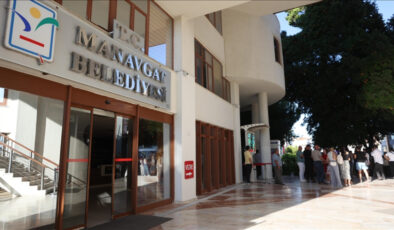 Manavgat Belediyesi evrakında yeni itirafçı: Kargo poşetleriyle para teslimatı