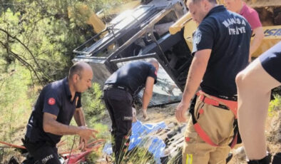 Manisa’da devrilen greyderin operatörü hayatını kaybetti