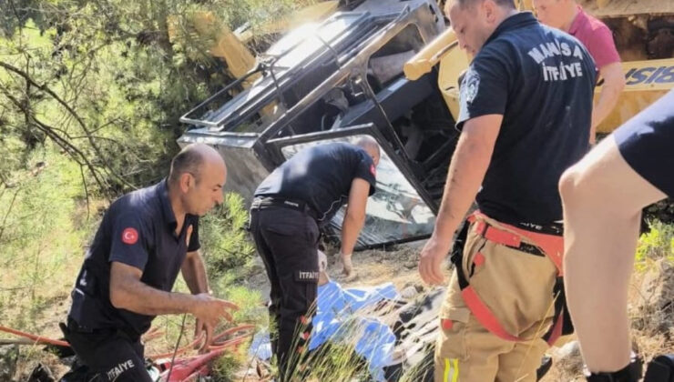 Manisa’da devrilen greyderin operatörü hayatını kaybetti