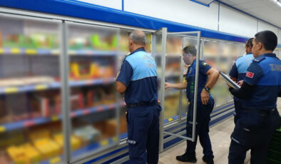 Mersin’de zincir marketlerde tarihi geçmiş eserlere kontrol