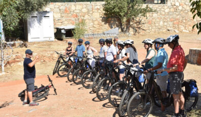 Muğla Bodrum’a gelen yabancı turistler tabiatın tadını çıkardı