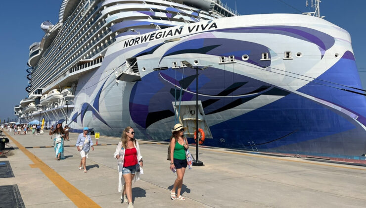 Muğla’ya kruvaziyer akını: 3 binden fazla turist Bodrum’a geldi