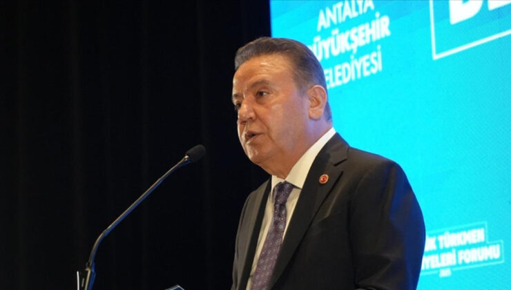 Muhittin Böcek tekrar hastaneye kaldırıldı