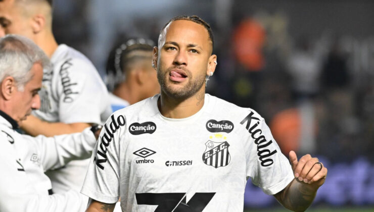 Neymar’ın olaylı maçı: Kendisiyle tartışan taraftarı arbedeye çağırdı