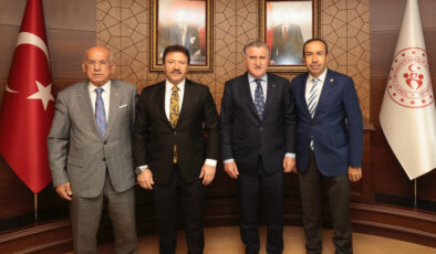 Osman Aşkın Bak, Ankaragücü Onursal Başkanı Yiğiner’i kabul etti