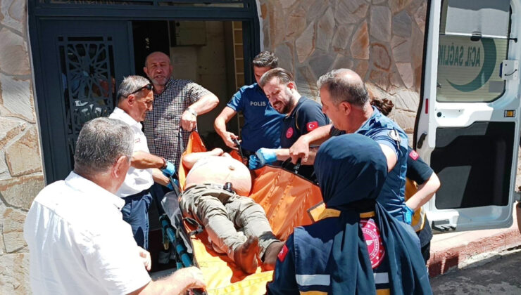 Samsun’da mescitte sızan adamı cemaat uyandıramadı: Ambulansla hastaneye kaldırıldı