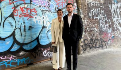 Sibel Can’ın gurur günü! Küçük oğlu Buyruk üniversiteden mezun oldu