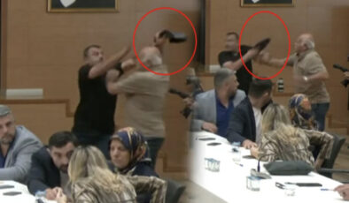 Şile Belediyesi’ndeki seçim sırasında bir kişi ayakkabı fırlatmaya çalıştı