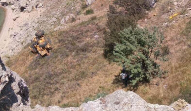 Sivas’ta freni çekilmeyen greyder, arabası uçuruma sürükledi: 1 meyyit, 1 yaralı