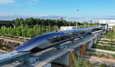 Uçakları unutun: Çin’in yeni manyetik treni saatte 600 km sürate ulaştı
