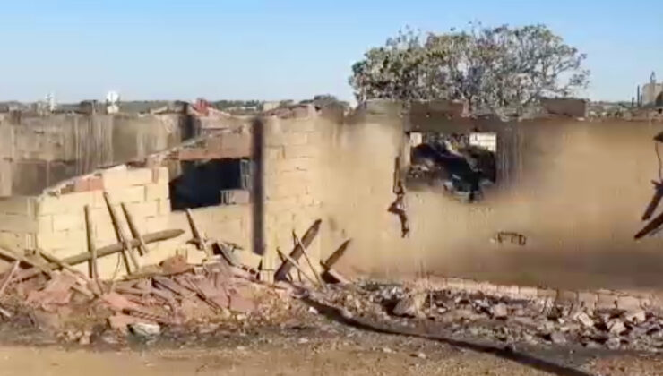 Uşak’ta meşelik alan ve ormanda çıkan yangınlar denetim altına alındı