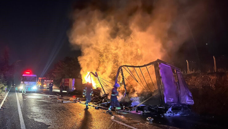 Uşak’ta tırın dorsesinde yangın çıktı: Alevler zahmetle söndürüldü