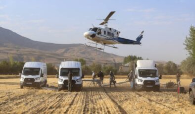 Van semalarında enerjiyi kesmeden şiddetli misyon: TEİAŞ grubu helikopterle bakım yaptı