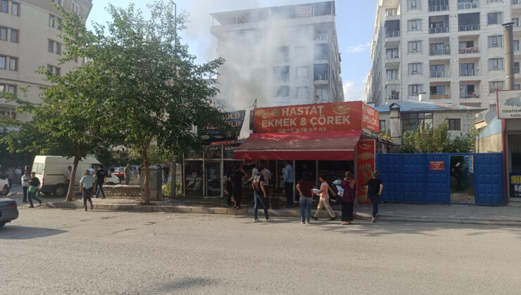 Van’da iş yerinde yangın paniği: Birinci müdahaleyi vatandaşlar yaptı