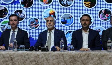 Vedat Işıkhan: Bürokratik pürüzleri azaltmak için var gücümüzle çalışıyoruz