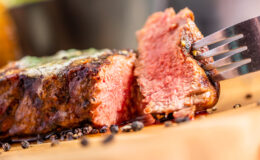 Yaz aylarında zehirlenme riskine karşı dikkat edilmesi gereken 5 besin