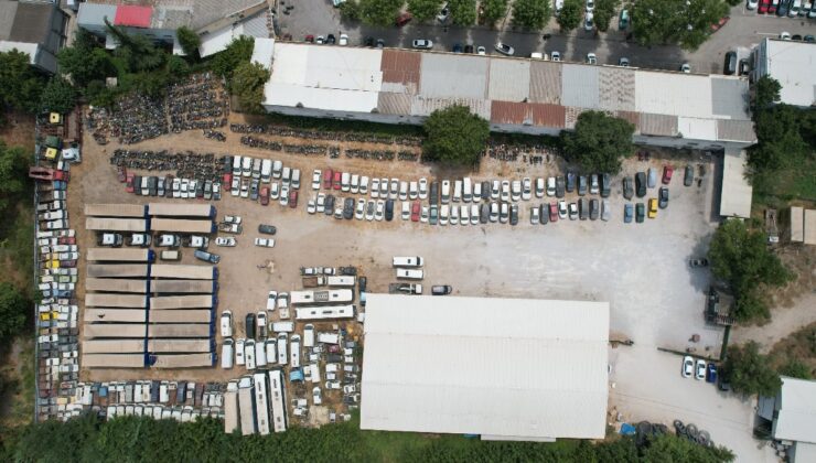 Yediemin otoparklarında bekleyen araçlar satışa çıkıyor