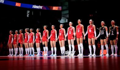 A Ulusal Bayan Voleybol Grubu, Antalya’ya gitti