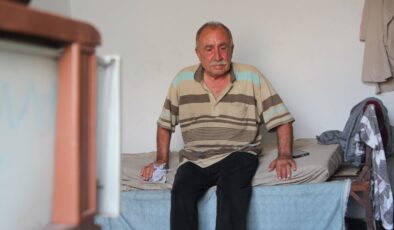 Adana’da birebir gün meskenini ve eşini kaybeden adam tek odalı meskende yaşamaya başladı