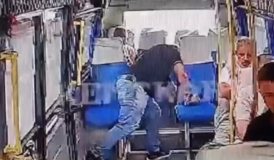 Adana’da dolmuşta 700 doları düşürdü: Öbür yolcu rahatça cebine attı