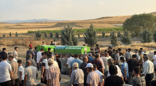 Afyonkarahisar’da gölete giren çocuklar boğuldu