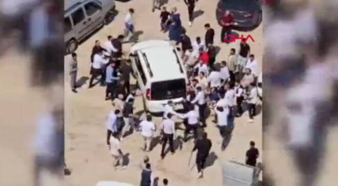 Ankara’da düğünde arbede: İhbara gelen polis aracına ziyan verdi