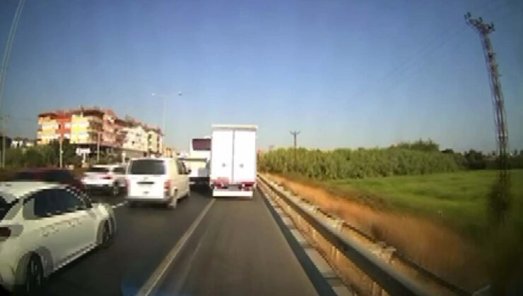 Antalya’da anonslara karşın ambulansa yol verilmedi