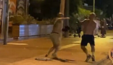 Antalya’da Rus turistler yumruk yumruğa arbede etti