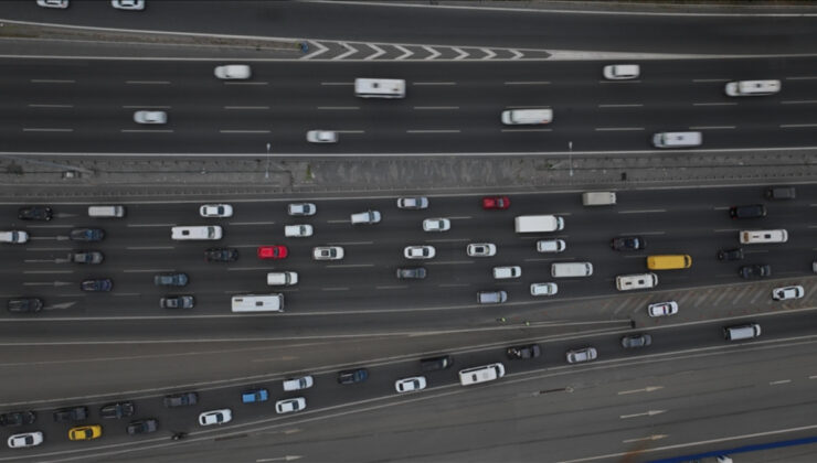 Araba ve hafif ticari araç pazarı ocak-temmuz periyodunda yüzde 6,5 yükseldi