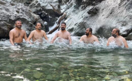 Artvin’de serinleten cümbüş: Derede horon teptiler