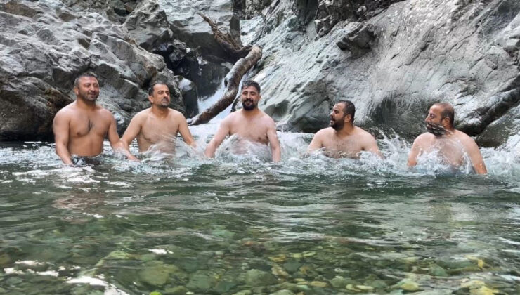 Artvin’de serinleten cümbüş: Derede horon teptiler