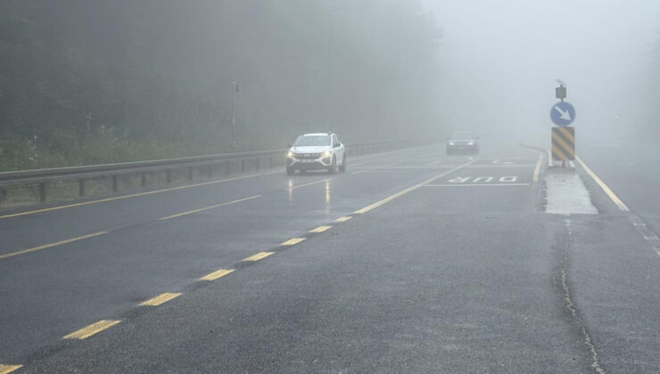 Bolu Dağı’nda sağanak ve sis görüş aralığını düşürdü