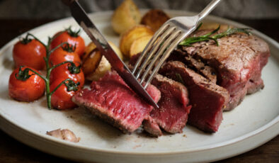 Bu 7 besini tüketirken dikkat edin: Beden kokusu değişiyor