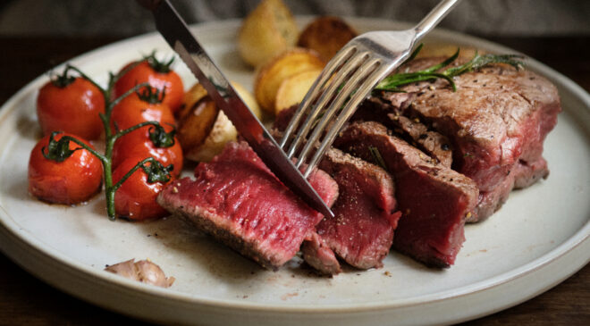 Bu 7 besini tüketirken dikkat edin: Beden kokusu değişiyor