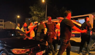 Bursa’da gençler ortasındaki arbede kameraya yansıdı