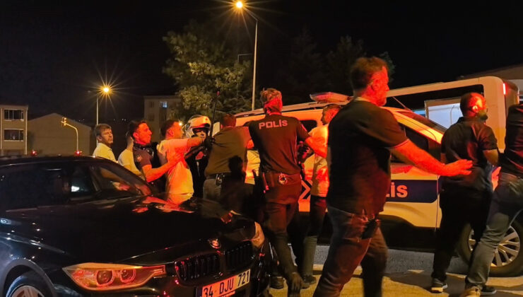 Bursa’da gençler ortasındaki arbede kameraya yansıdı