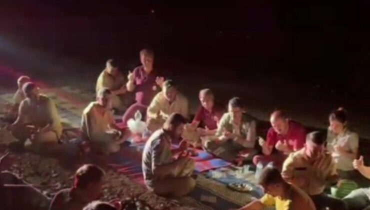 Bursa’da yangınlarla uğraş eden gruplar her akşam yemeğinden sonra dua ediyor