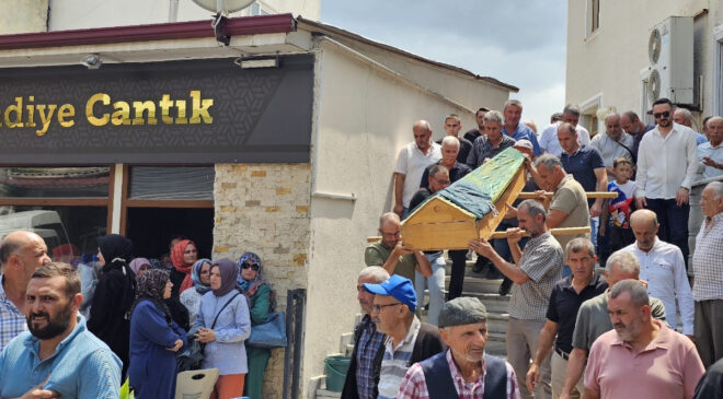 Bursa’daki ambulans kazasında ölen yaşlı bayan son seyahatine uğurlandı