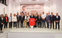 CHP’den reaksiyon çeken aksiyon: Atatürk portresinin yerine İmamoğlu resmi koyuldu