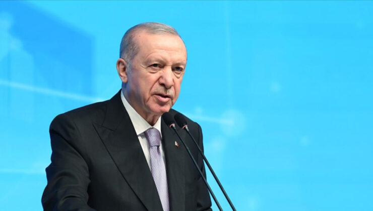 Cumhurbaşkanı Erdoğan, Milletlerarası Arkeoloji Sempozyumu ve Arkeolojinin Altın Çağı Standı’nda