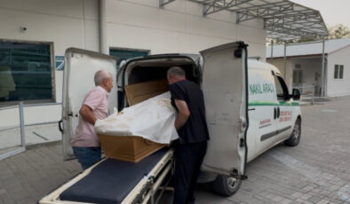 Denizli’de korkutmak için bıçak salladığı arkadaşını öldürdü