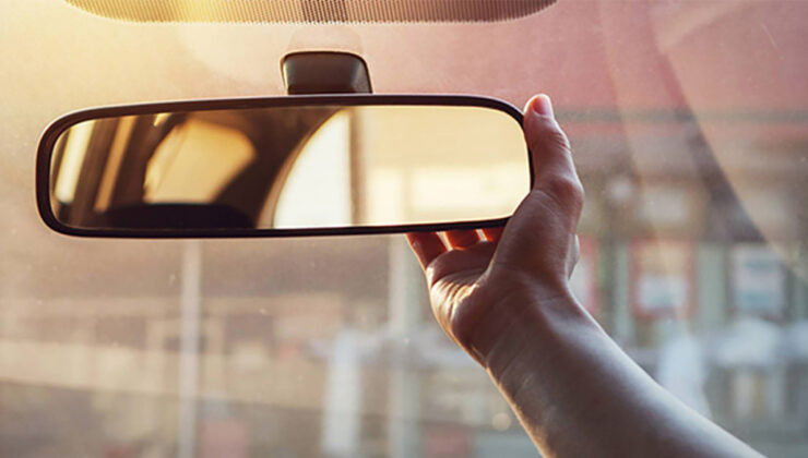 Dikiz aynasına poşet çay asın, yararına bakın…