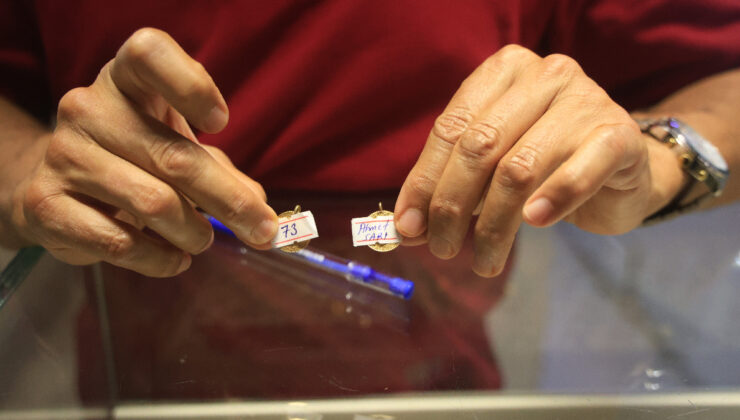 Düğünde takılan düzmece altınlarla hayal kırıklığı yaşamak istemeyen çiftlere tavsiye