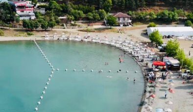 Elazığ’da Hazar Gölü, ziyaretçi akınına uğruyor