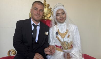 Endonezya’dan Hakkari’ye gelin geldi: Düğünde memnun anlar yaşandı